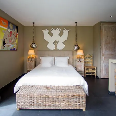 Saint-michel-lobservatoire Sleeps 12 Pool
