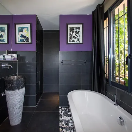 Saint-michel-lobservatoire Sleeps 12 Pool Villa *