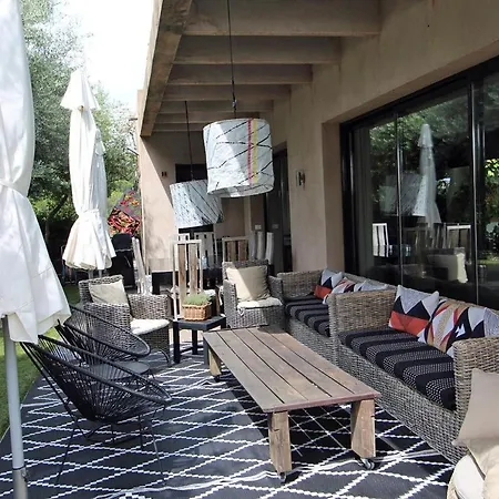 Saint-michel-lobservatoire Sleeps 12 Pool Villa
