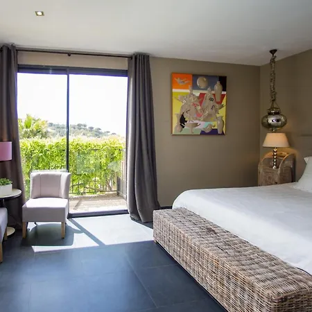 Saint-michel-lobservatoire Sleeps 12 Pool Villa