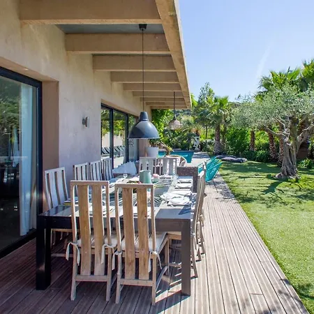Villa Saint-michel-lobservatoire Sleeps 12 Pool *
