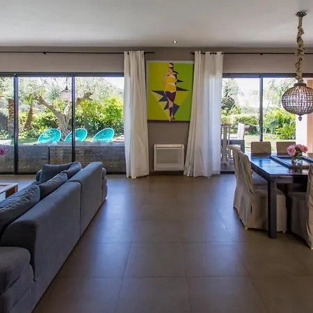 Saint-michel-lobservatoire Sleeps 12 Pool Villa