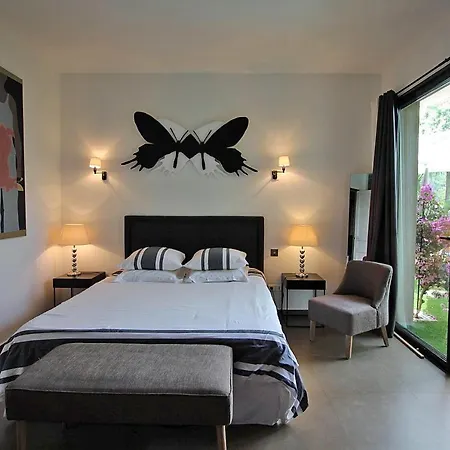Saint-michel-lobservatoire Sleeps 12 Pool