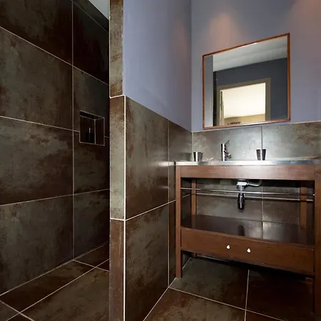 Saint-michel-lobservatoire Sleeps 12 Pool Вилла